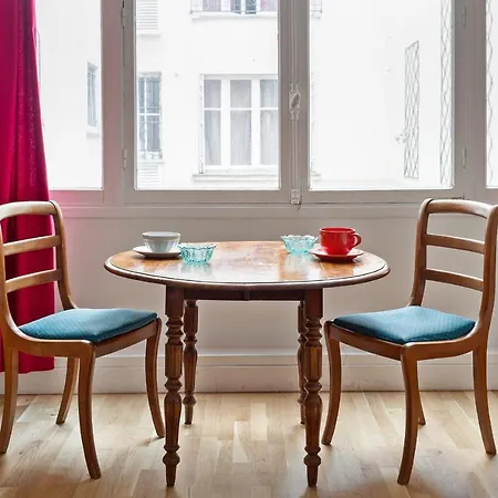 Apartment Large Studio Near The Eiffel Tower By Guestready
