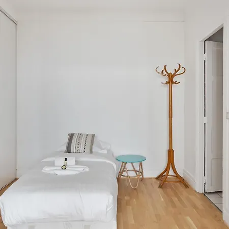 Apartment Large Studio Near The Eiffel Tower By Guestready